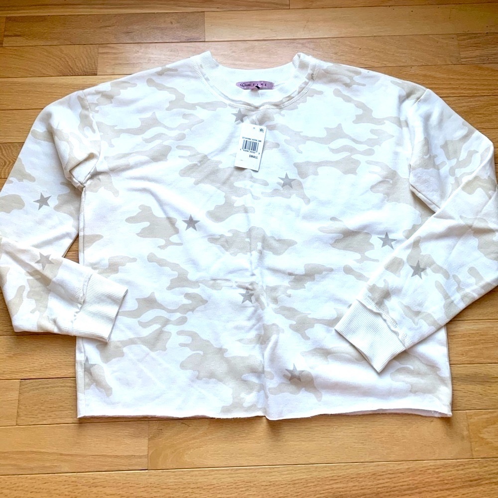 COPY - WANT IT WEAR IT LOVE IT NWT Perfect camo approx 18”long.very light weigh…